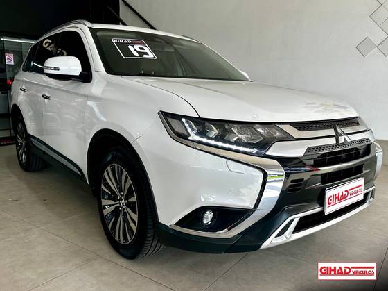 MITSUBISHI OUTLANDER 2.2 MIVEC DI-D DIESEL HPE-S AWD AUTOMÁTICO
